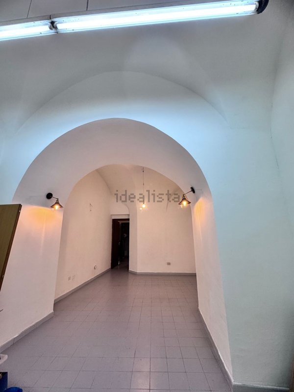 locale commerciale in vendita a Formia