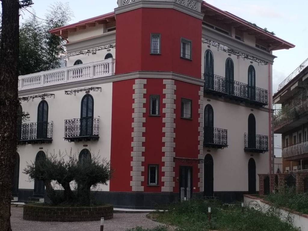 intera palazzina in vendita a Formia in zona Acquatraversa