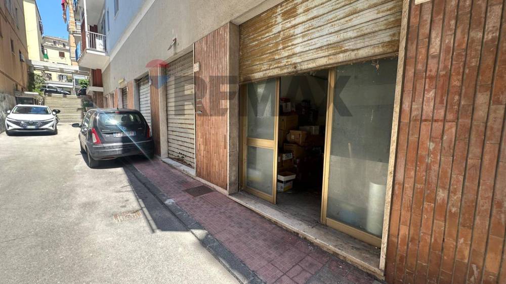 locale commerciale in vendita a Formia