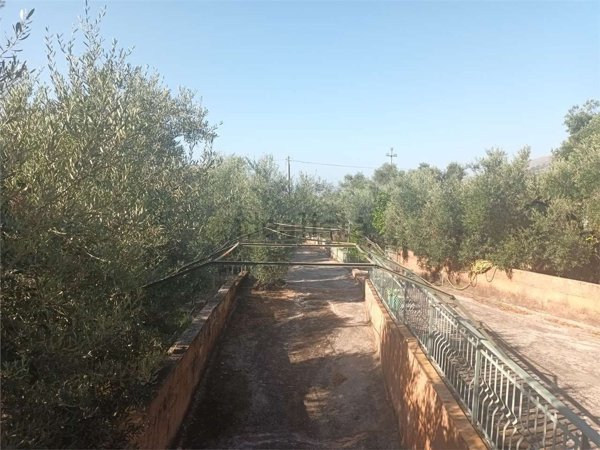 casa indipendente in vendita a Formia in zona Acquatraversa