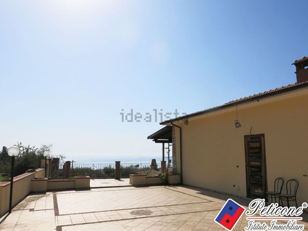 quadrivano in vendita a Formia in zona Marànola