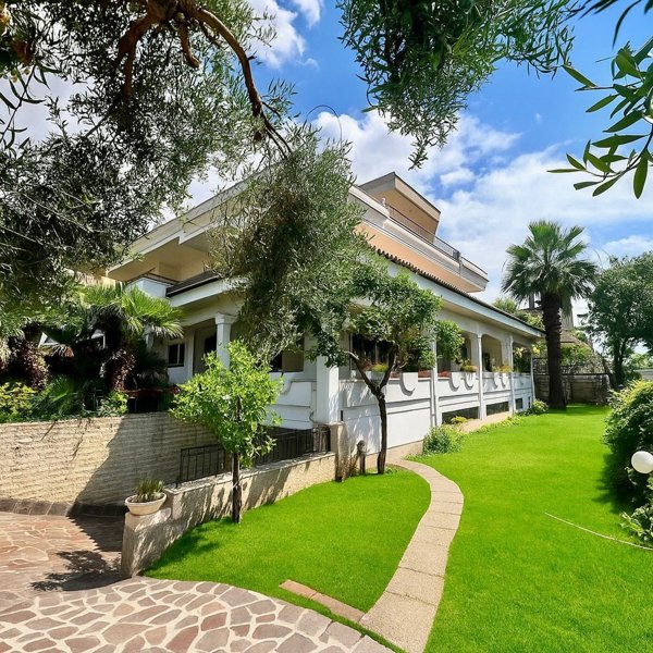casa indipendente in vendita a Formia in zona Mola di Gaeta