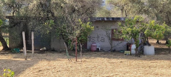 casa indipendente in vendita a Formia in zona Acquatraversa