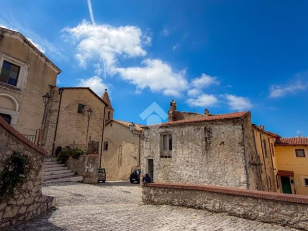 intera palazzina in vendita a Formia in zona Marànola