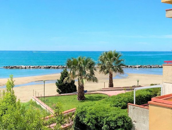 casa indipendente in vendita a Formia in zona Penitro