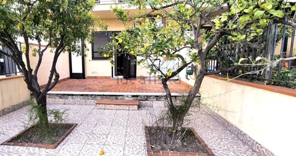 casa indipendente in vendita a Formia in zona Acquatraversa