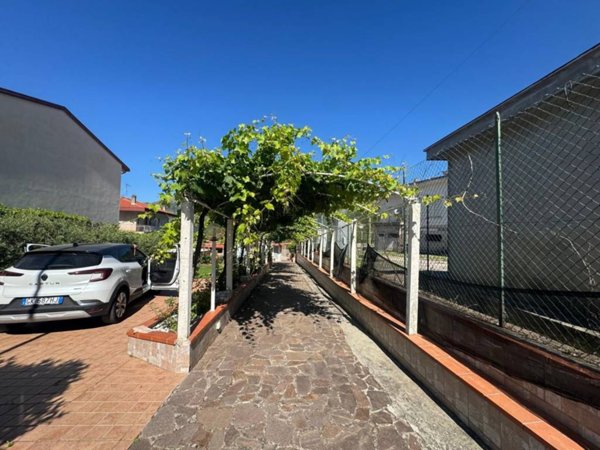 casa indipendente in vendita a Formia in zona Trivio
