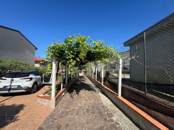 casa indipendente in vendita a Formia in zona Trivio