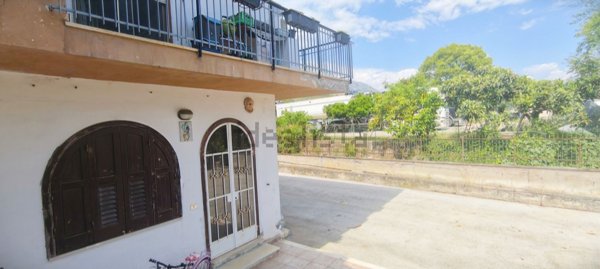 casa indipendente in vendita a Formia in zona Acquatraversa
