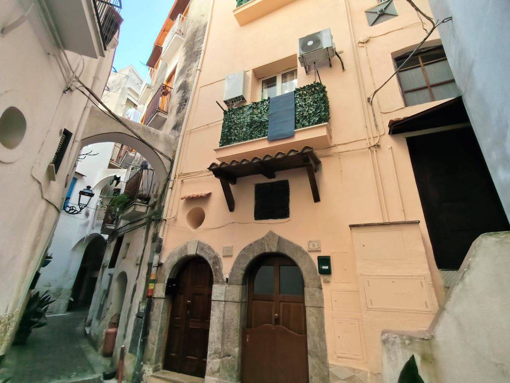 appartamento in vendita a Formia in zona Mola di Gaeta