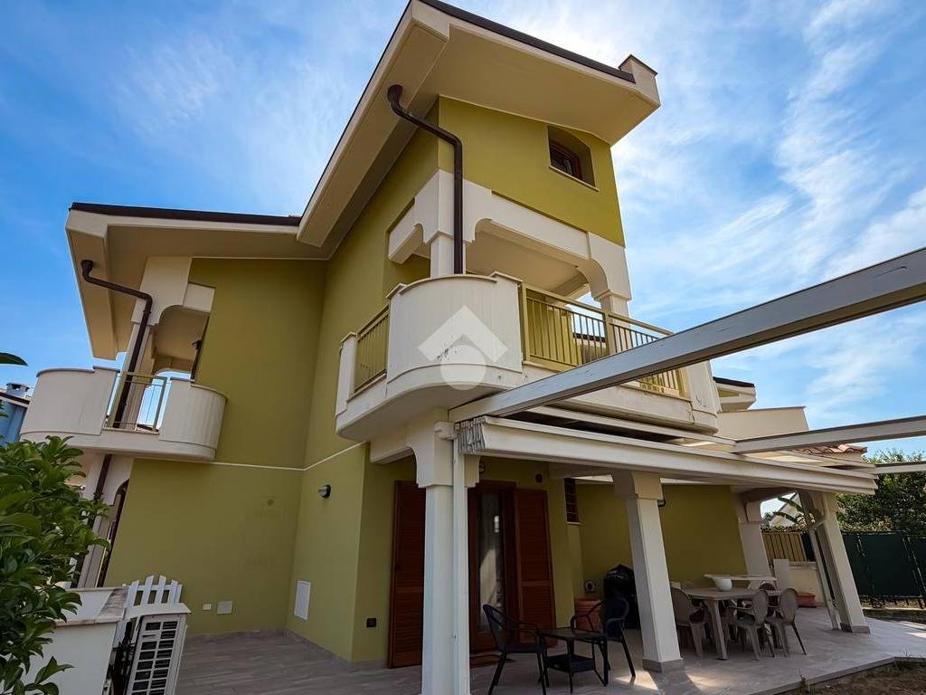 casa indipendente in vendita a Formia in zona Penitro