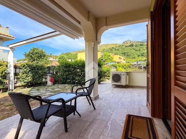casa indipendente in vendita a Formia in zona Penitro