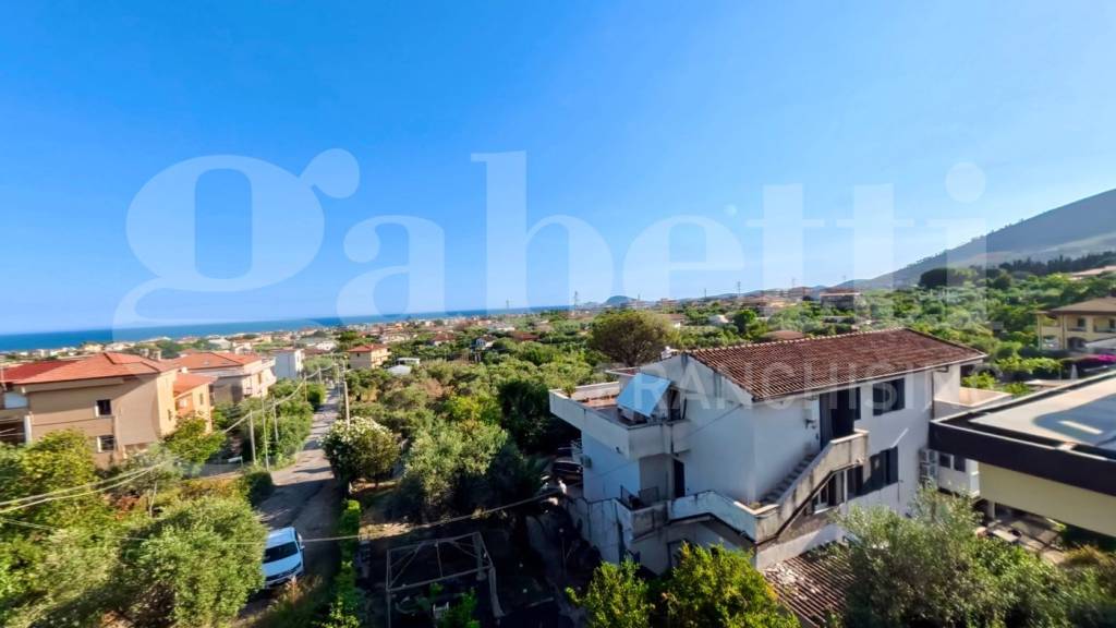 appartamento in vendita a Formia in zona Acquatraversa