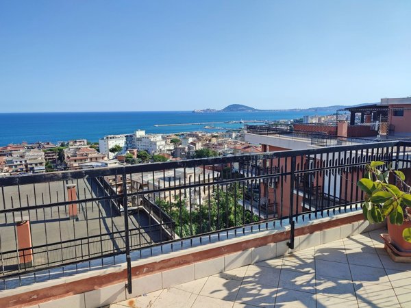 appartamento in vendita a Formia in zona Acquatraversa