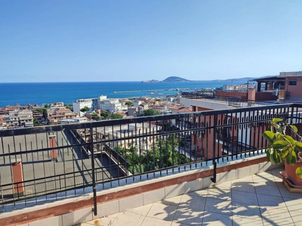 appartamento in vendita a Formia in zona Acquatraversa