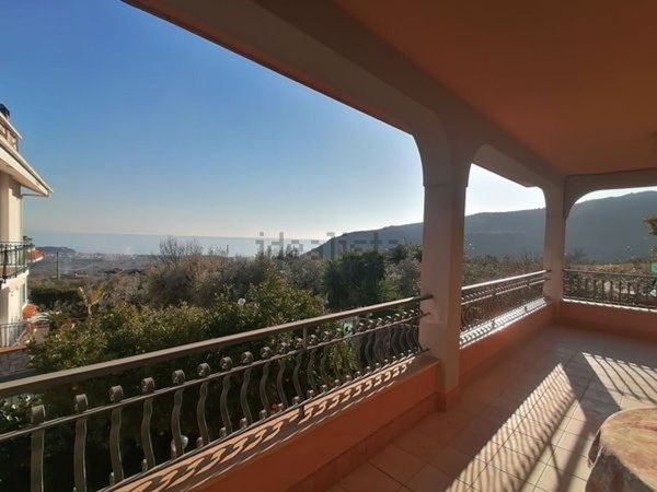 casa indipendente in vendita a Formia in zona Castellonorato