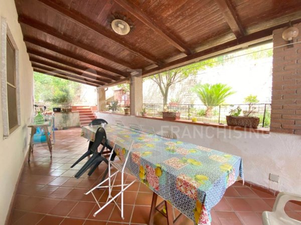 casa indipendente in vendita a Formia in zona Penitro