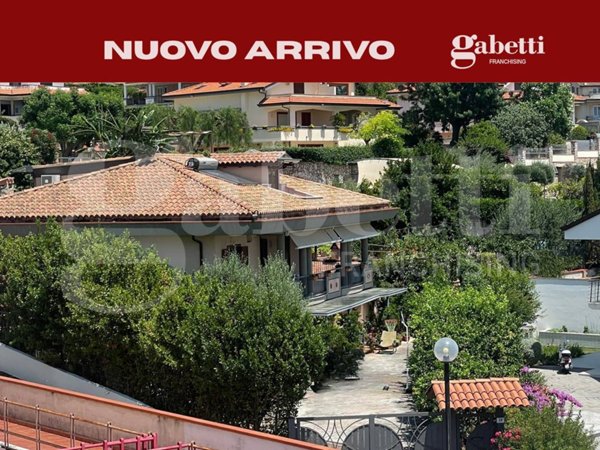 casa indipendente in vendita a Formia in zona Mola di Gaeta