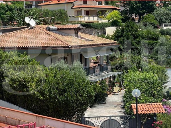 casa indipendente in vendita a Formia in zona Mola di Gaeta