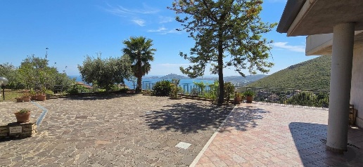 casa indipendente in vendita a Formia in zona Mola di Gaeta