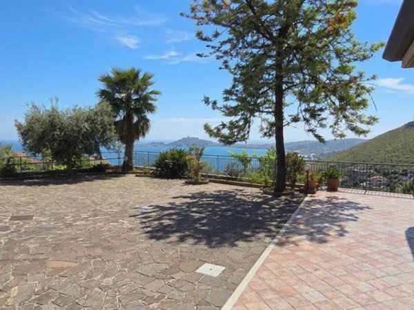 casa indipendente in vendita a Formia in zona Mola di Gaeta