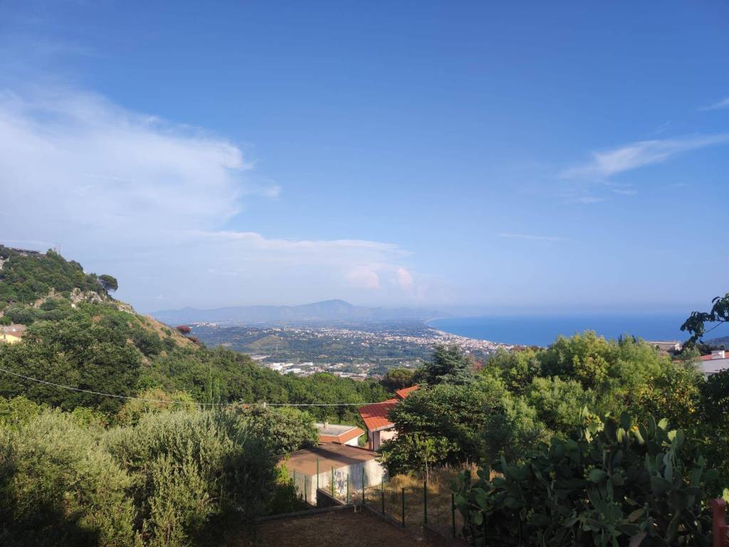 appartamento in vendita a Formia in zona Castellonorato