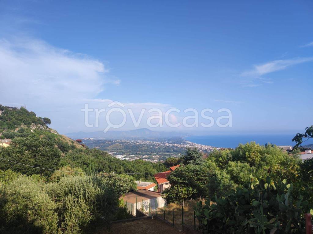 appartamento in vendita a Formia in zona Castellonorato