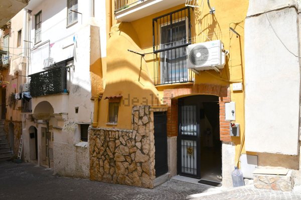 appartamento in vendita a Formia in zona Mola di Gaeta