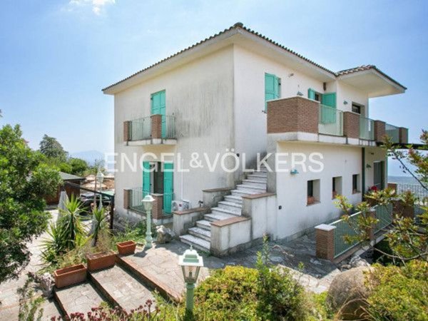 casa indipendente in vendita a Formia in zona Castellonorato