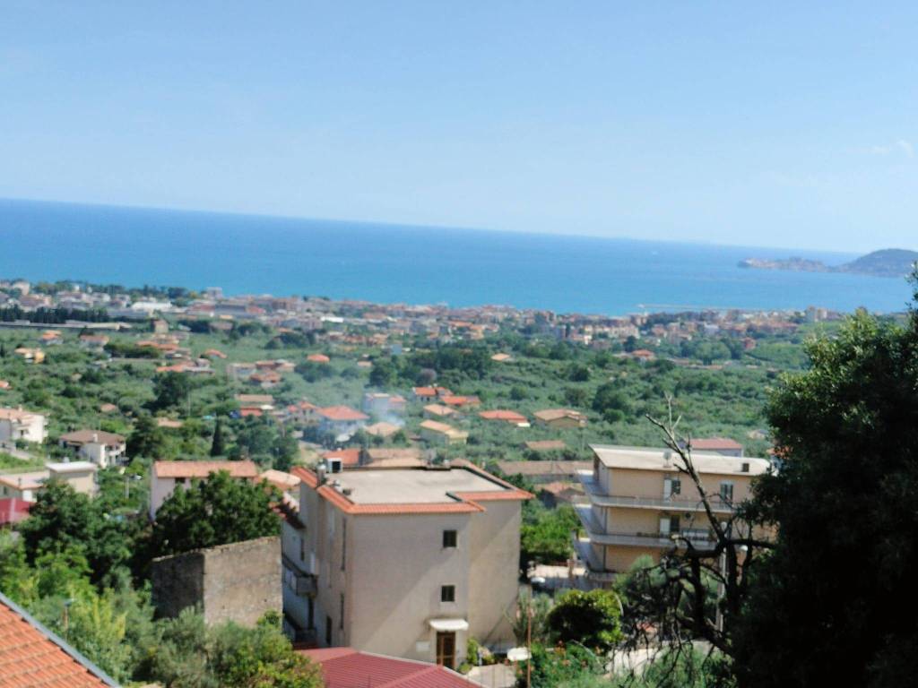 appartamento in vendita a Formia in zona Marànola