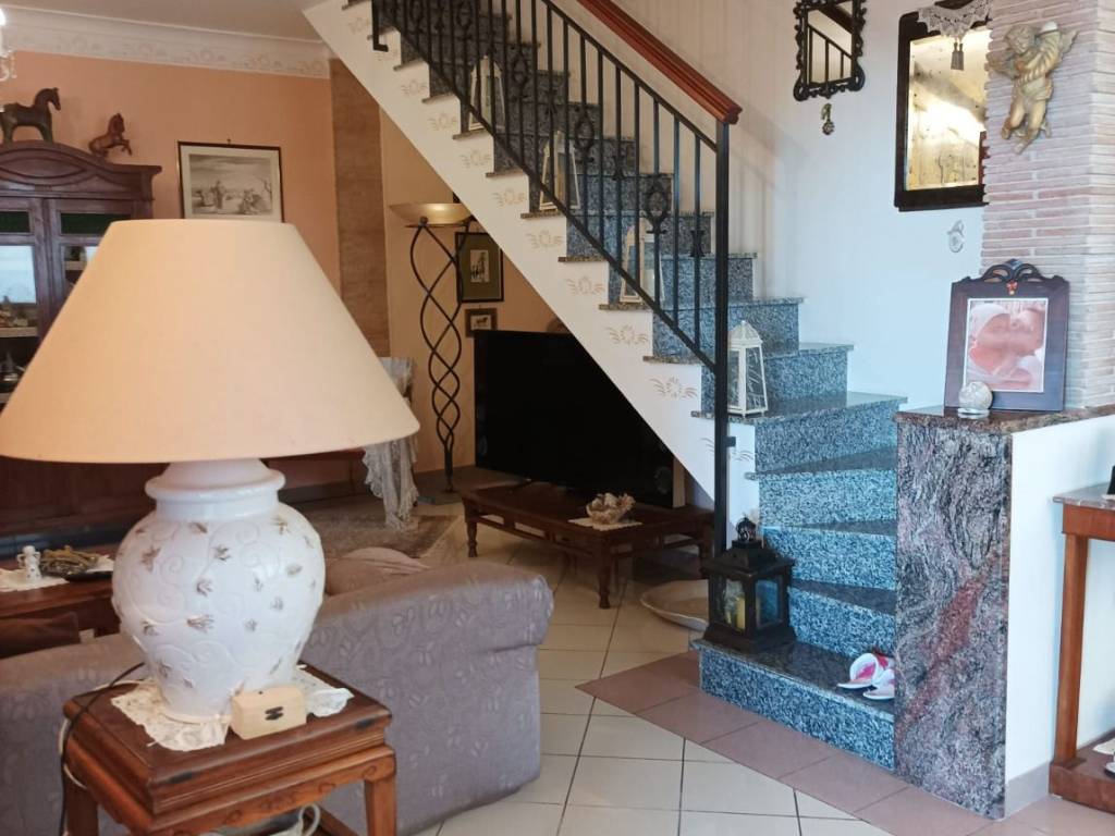 casa indipendente in vendita a Formia in zona Trivio