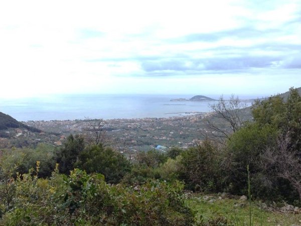 terreno edificabile in vendita a Formia in zona Marànola