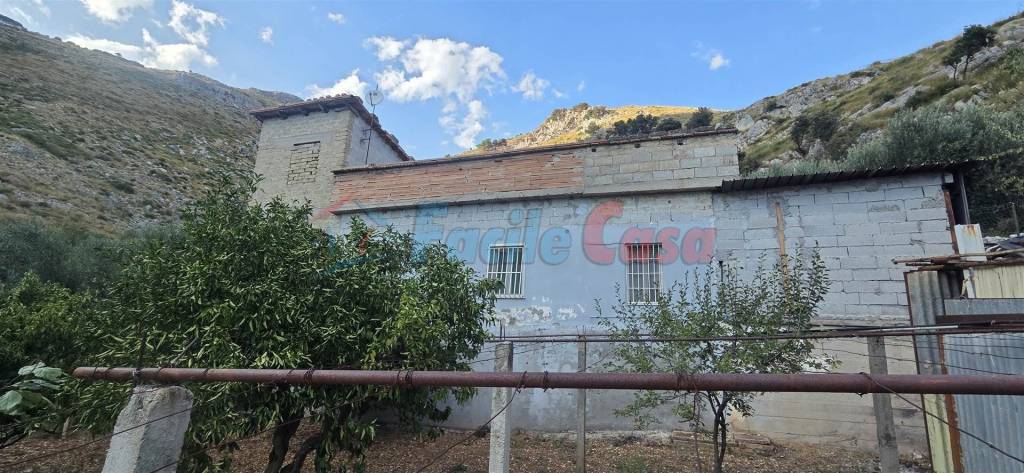 casa indipendente in vendita a Formia in zona Marànola