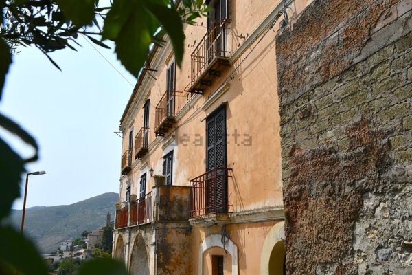 casa indipendente in vendita a Formia in zona Marànola