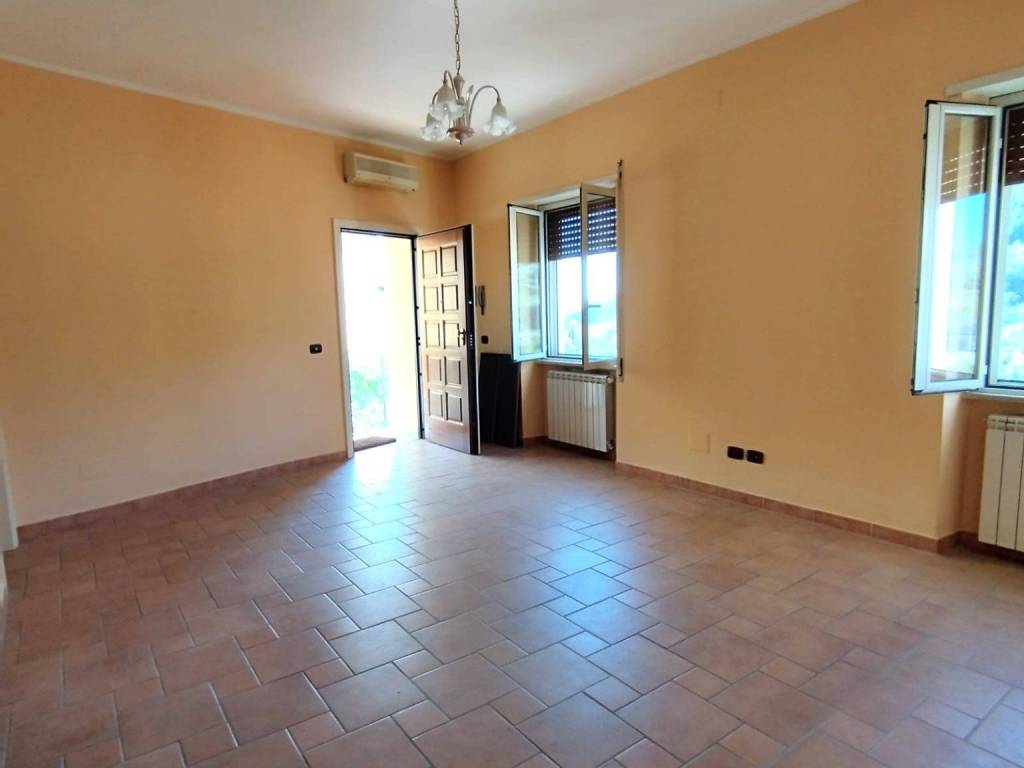 appartamento in vendita a Formia in zona Trivio