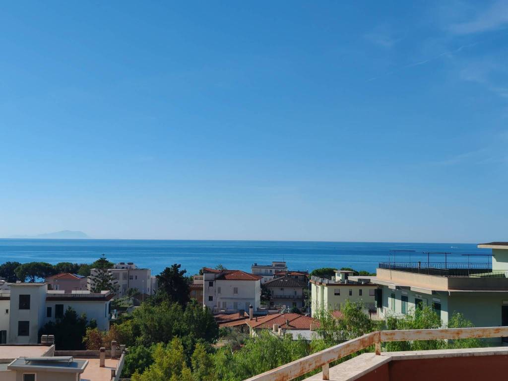 appartamento in vendita a Formia in zona Acquatraversa