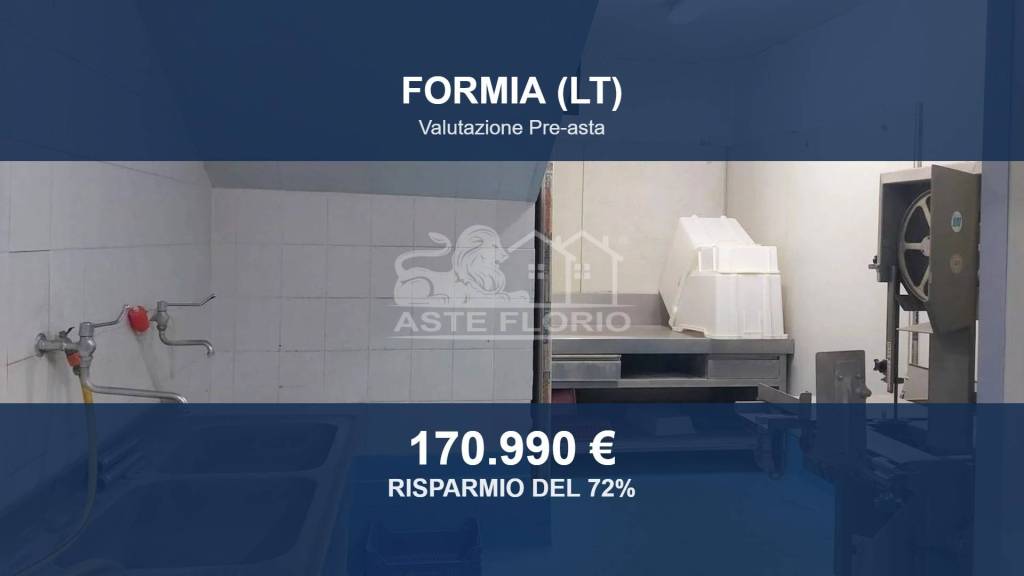 locale commerciale in vendita a Formia in zona Acquatraversa