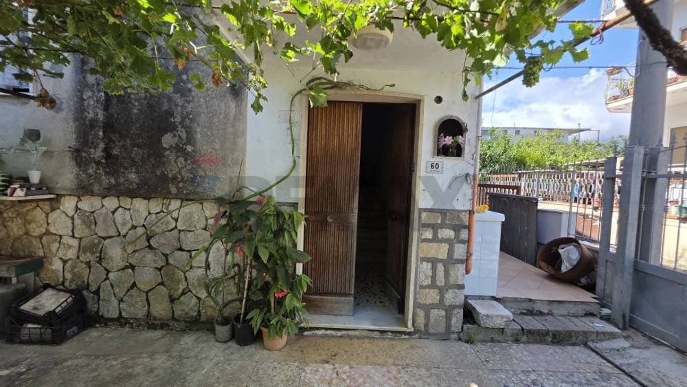casa indipendente in vendita a Formia in zona Penitro