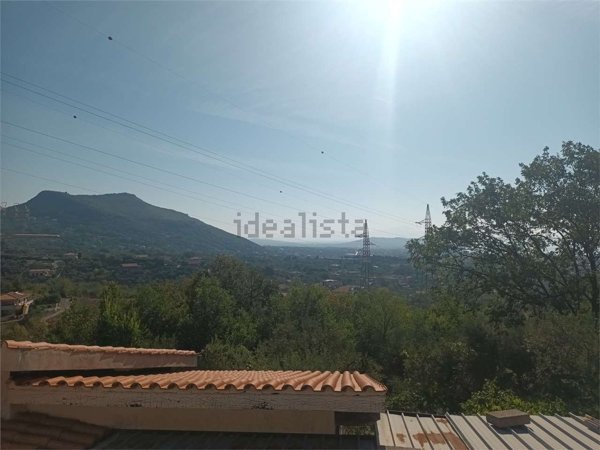 casa indipendente in vendita a Formia in zona Castellonorato