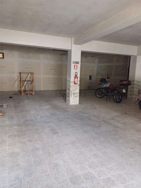 box auto in vendita a Formia in zona Mola di Gaeta