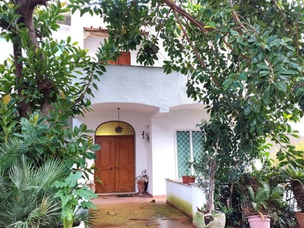 casa indipendente in vendita a Formia in zona Mola di Gaeta