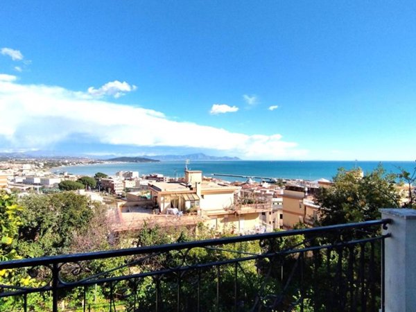 casa indipendente in vendita a Formia in zona Mola di Gaeta