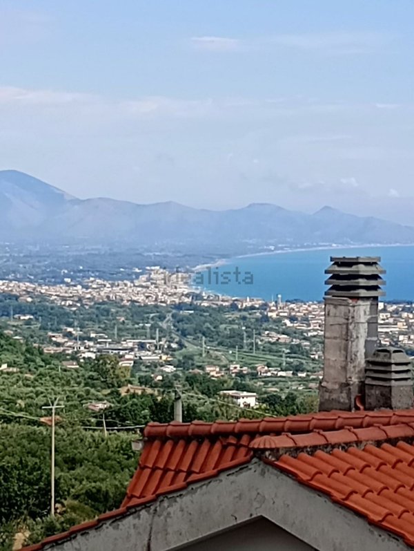 appartamento in vendita a Formia in zona Castellonorato