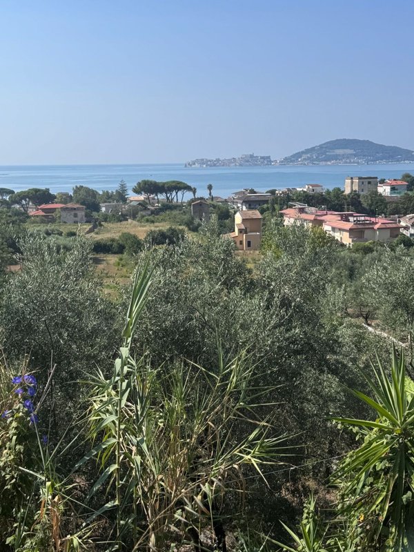 terreno in vendita a Formia