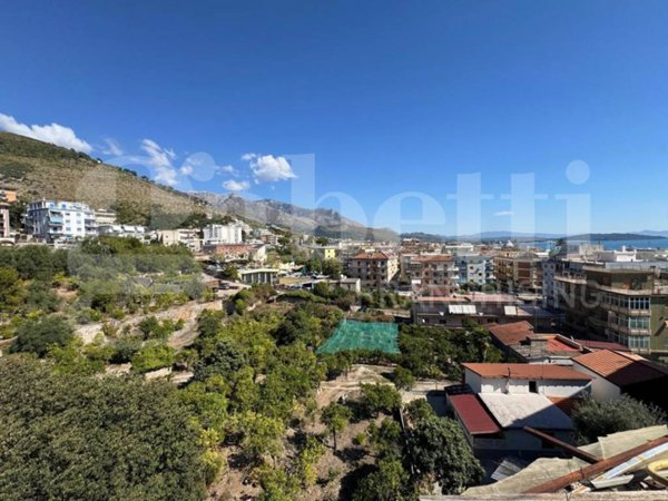 appartamento in vendita a Formia in zona Mola di Gaeta