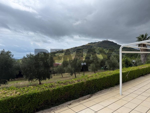 casa indipendente in vendita a Formia in zona Castellonorato