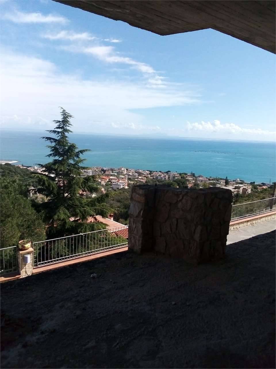 casa indipendente in vendita a Formia in zona Trivio