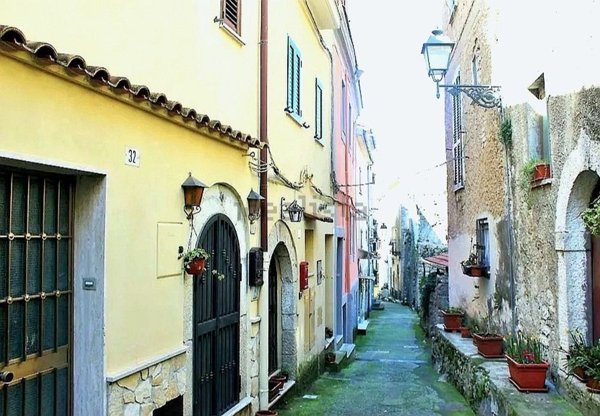 appartamento in vendita a Formia in zona Castellonorato