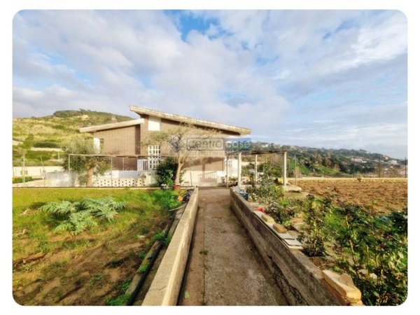 casa indipendente in vendita a Gaeta in zona Ariana