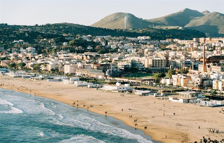 negozio in affitto a Gaeta